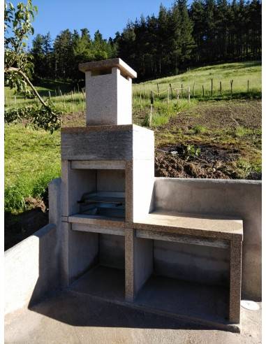 Mesa y Barbacoa de Granito