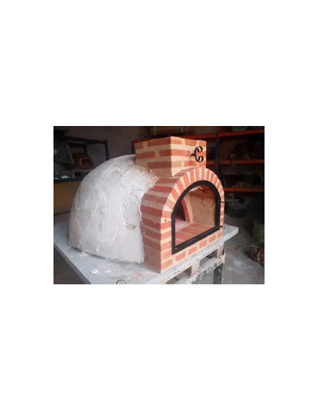 Imagen de embocadura de horno de leña hecha con ladrillo rústico